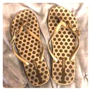 Cute, thick and comfy beach sandals from Brazil!